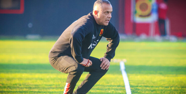 Erwin Durán debuta en Rangers con oncena renovada